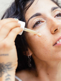 serum facial con cerezas, bakuchiol . Mejor serum antiedad